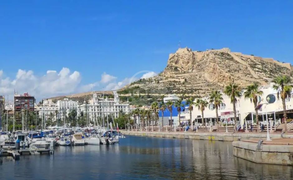 2022-10-10 15_24_04-Diez cosas que hacer en Alicante en un día - ¿Cuáles son los principales atracti